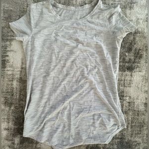 Lululemon heathered gray t shirt